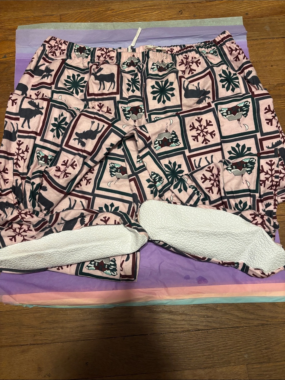 NWT Women’s XL Pink Holiday Moose & Snowflake Footed Pajama Pants and Top